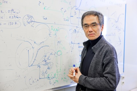 Physiker Prof. Kazushi Kanoda forscht in Stuttgart