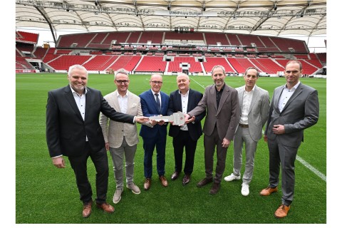 Symbolische Schlüsselübergabe vor dem VfB-Heimspiel gegen Heidenheim